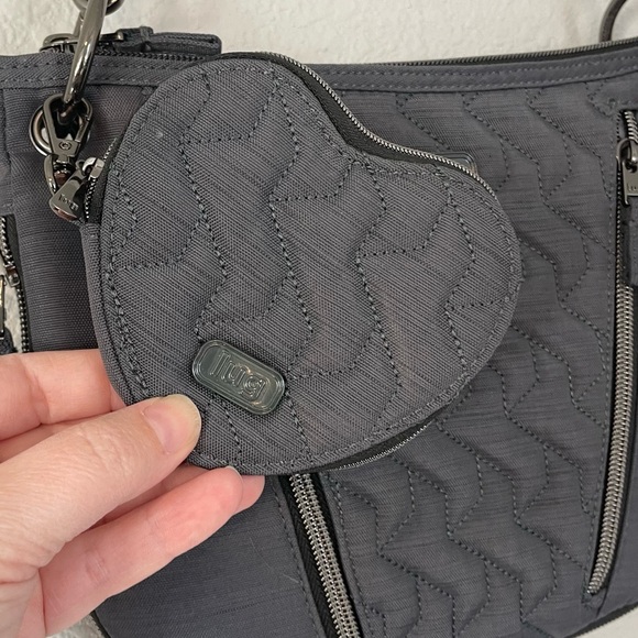 NWOT! Lug Swivel Convertible Crossbody Bag with a Classic Heart Pouch Included! - Picture 5 of 12